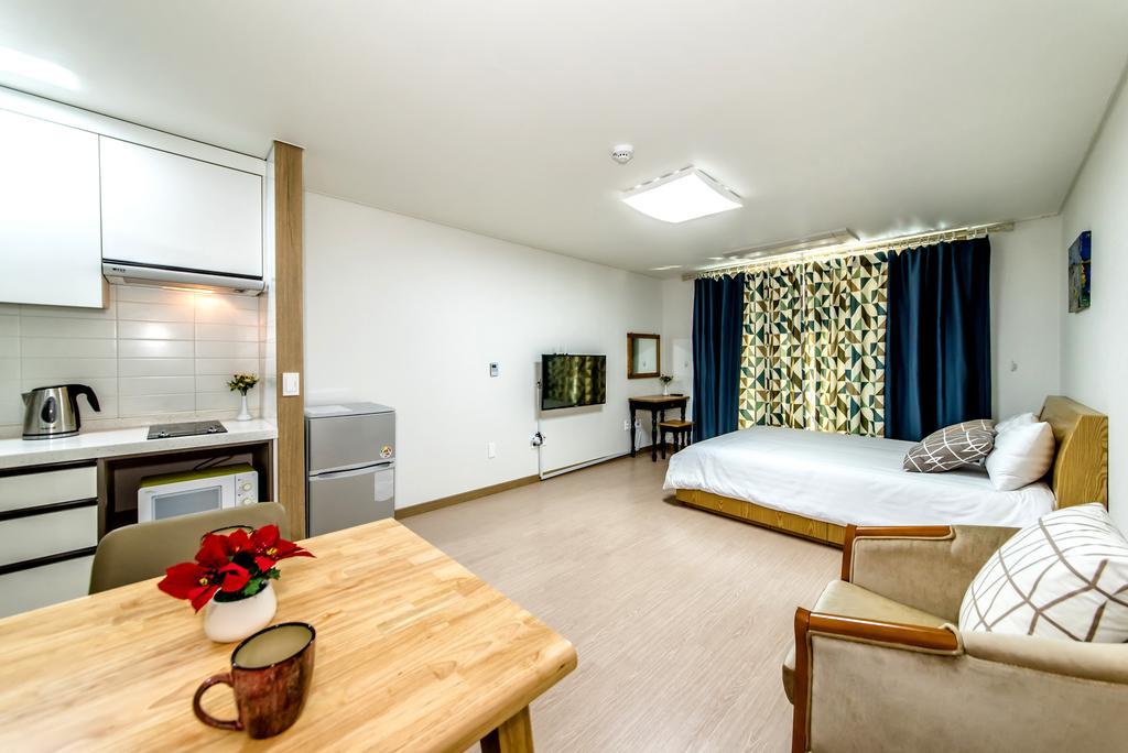 Dorami Pension Seogwipo Exteriör bild