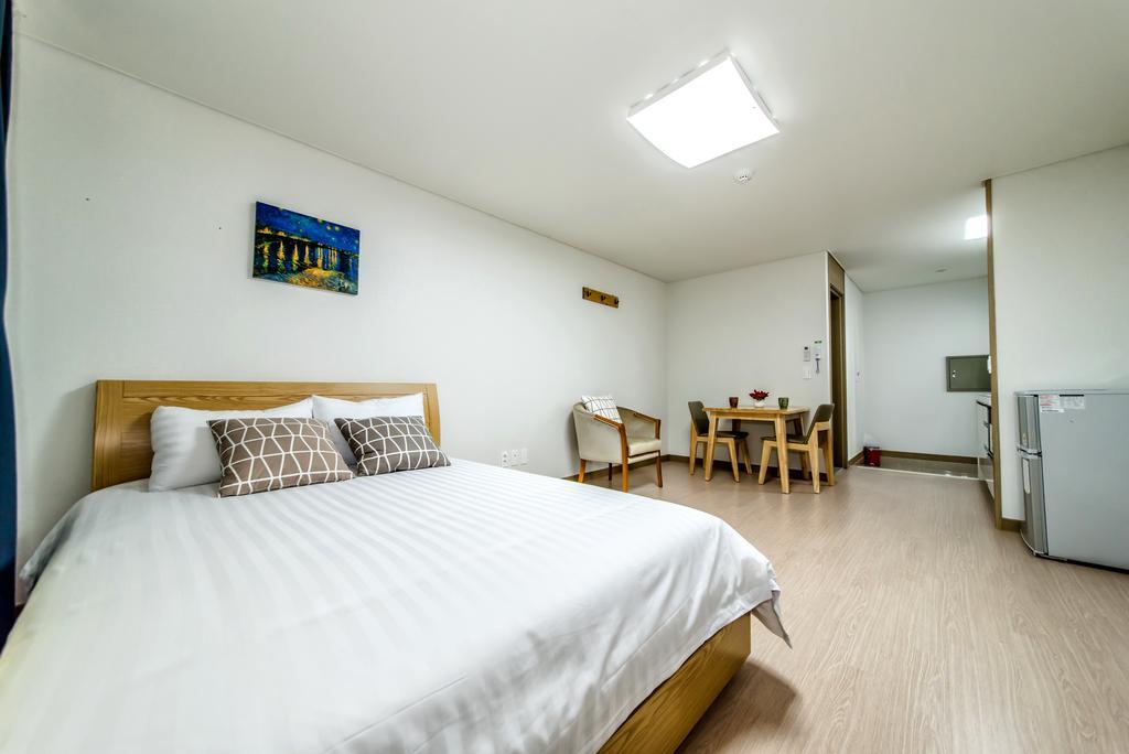 Dorami Pension Seogwipo Exteriör bild