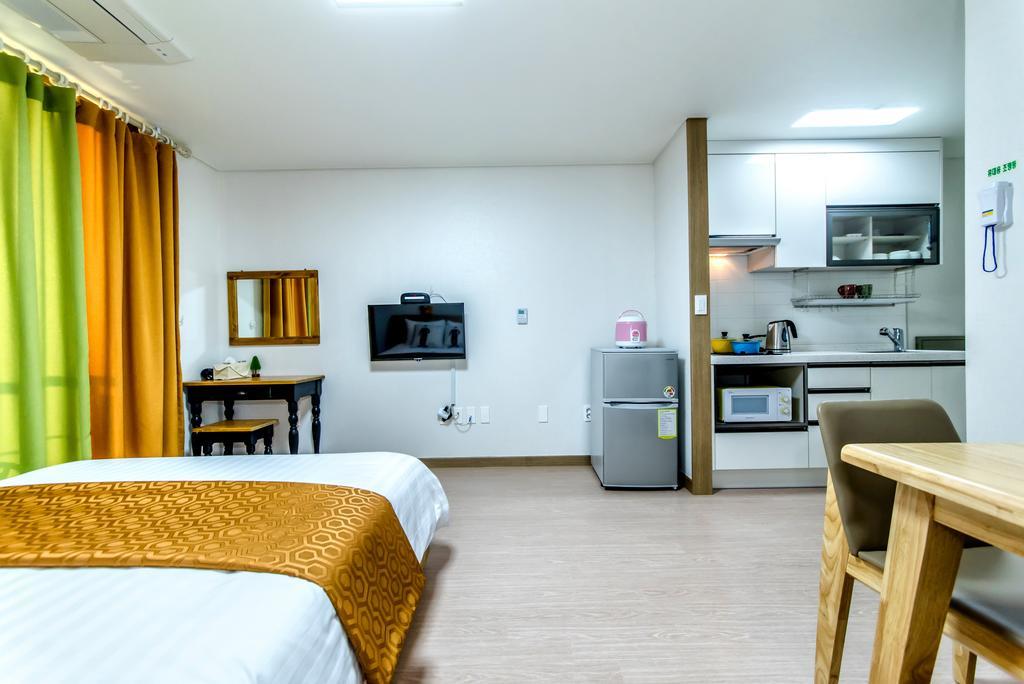 Dorami Pension Seogwipo Exteriör bild