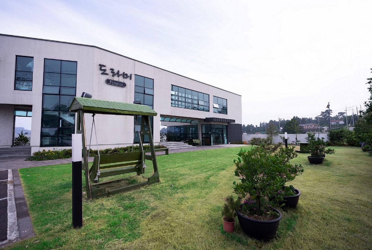 Dorami Pension Seogwipo Exteriör bild